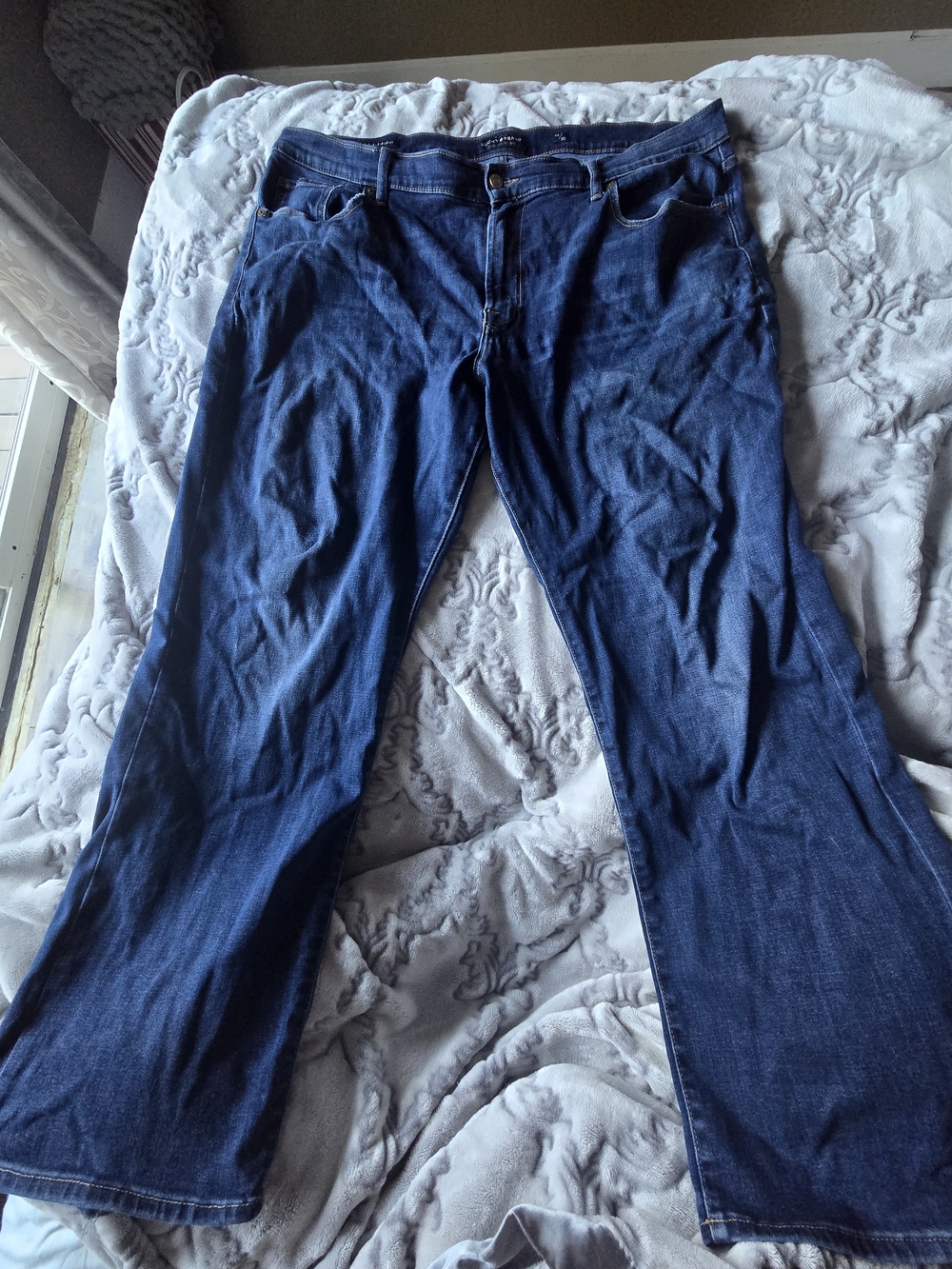 Classic Mens LUCKY Dark Blue Jeans